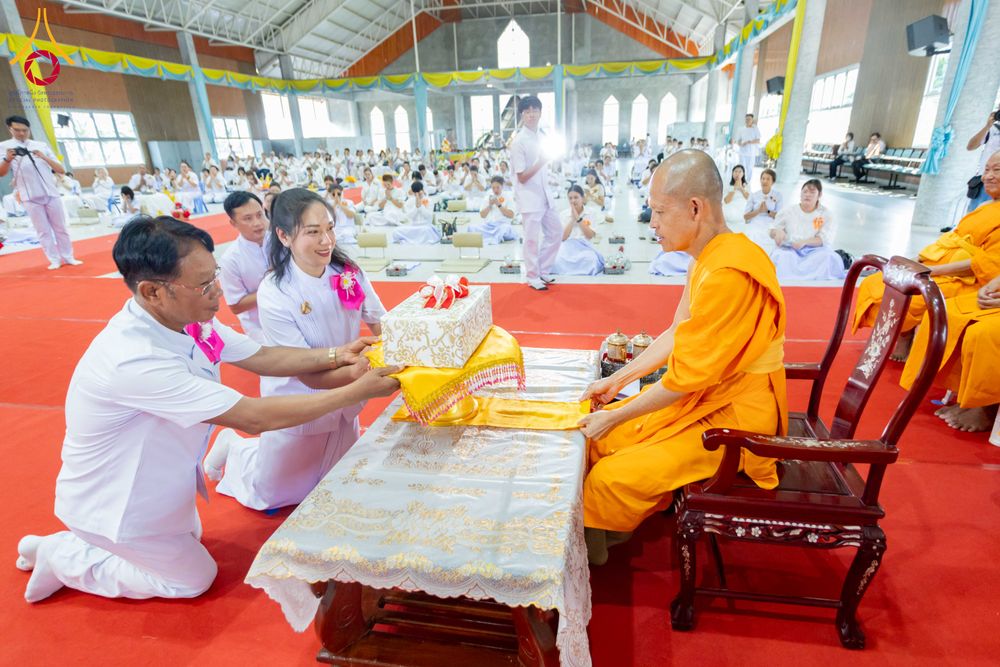 ภาพ No.315709:วันอาทิตย์ ที่ 22 มีนาคม พ.ศ. 2569 พิธีทอดผ้าป่าฉลองพระประธาน พิธีประดิษฐานพระบรมสารีริกธาตุในองค์พระประธาน พิธีจารึกชื่อบรรจุในแผ่นฌาน ณ ศูนย์ปฏิบัติธรรมสมุทรปราการ (บางบ่อ)