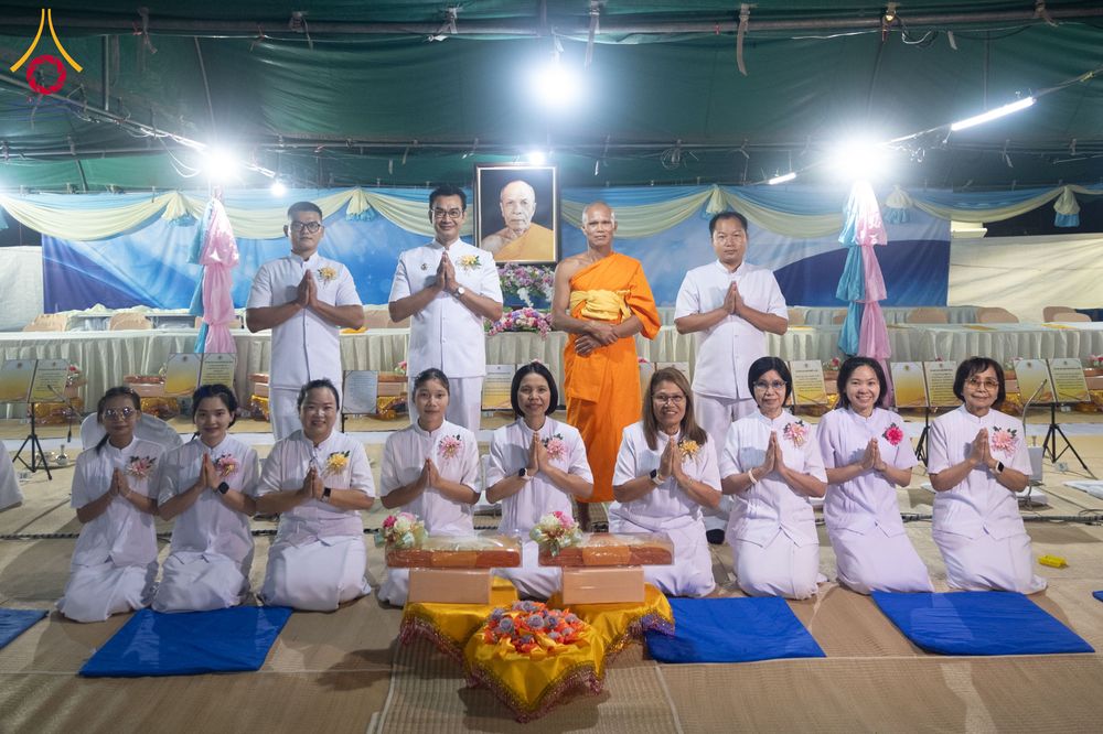 ภาพ No.300186:วันที่ 22 มกราคม พ.ศ. 2569 พิธีถวายภัตตาหารเป็นสังฆทาน แด่พระธรรมยาตรา ณ อนุสรณ์สถานบางปลา วัดบางปลา อำเภอบางเลน จังหวัดนครปฐม ในโครงการธรรมยาตรา กตัญญูบูชา มหาปูชนียาจารย์ พระมงคลเทพมุนี(สด จนฺทสโร) พระผู้ปราบมาร อนุสรณ์สถาน 7 แห่ง ปีที่ 14