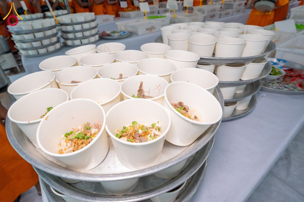 ภาพ No.290892:วันที่ 9 มกราคม พ.ศ. 2569 พิธีถวายภัตตาหารเป็นสังฆทาน แด่พระธรรมยาตรา ณ อนุสรณ์สถานคลองบางนางแท่น อ.สามพราน จ.นครปฐม ในโครงการธรรมยาตรา กตัญญูบูชา มหาปูชนียาจารย์ พระมงคลเทพมุนี(สด จนฺทสโร) พระผู้ปราบมาร อนุสรณ์สถาน 7 แห่ง ปีที่ 14