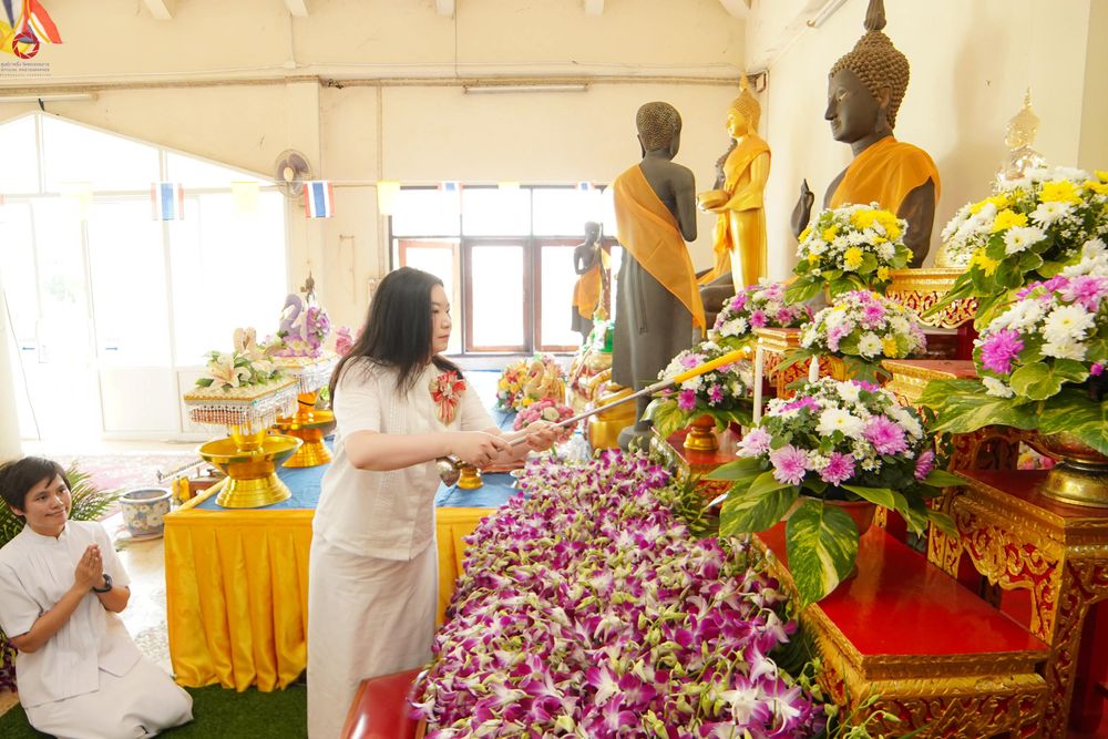 ภาพ No.283293:วันที่ 26 ตุลาคม 2568 พิธีทอดกฐินสามัคคีทั่วไทย 30,000 วัด  โดยคณะศิษยานุศิษย์ บูชาธรรม 81 ปี  หลวงพ่อธัมมชโย ณ วัดลานแหลม อ.นครชัยศรี จ.นครปฐม