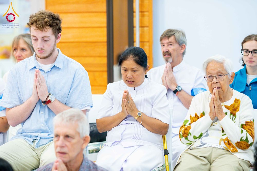 ภาพ No.313225:วันอาทิตย์ที่ 8 มีนาคม พ.ศ. 2569 พิธีสมโภชรูปเหมือนพระมงคลเทพมุนี (สด จนฺทสโร) และพิธีทอดผ้าป่าสามัคคีเพื่อสร้างวิหารพระมงคลเทพมุนี ณ วัดพุทธเคปทาวน์ ประเทศแอฟริกาใต้