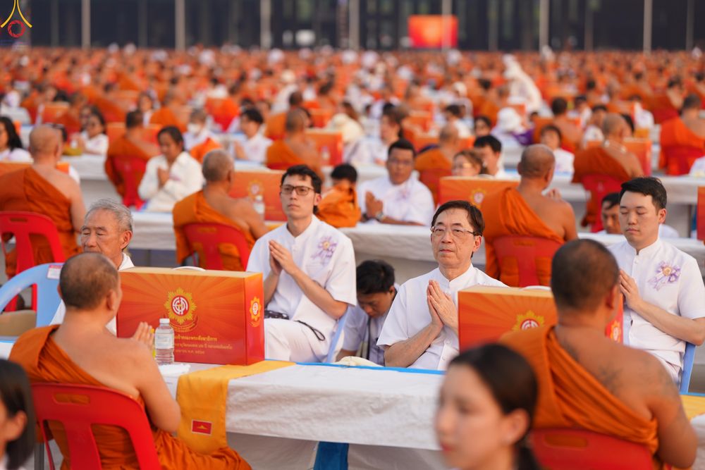 ภาพ No.324187:วันที่ 22 เมษายน พ.ศ.2569 (วันคุ้มครองโลก) พิธีถวายมหาสังฆทาน 40,000 กว่าวัดทั่วประเทศ ณ ลานธรรม พระมหาธรรมกายเจดีย์ วัดพระธรรมกาย