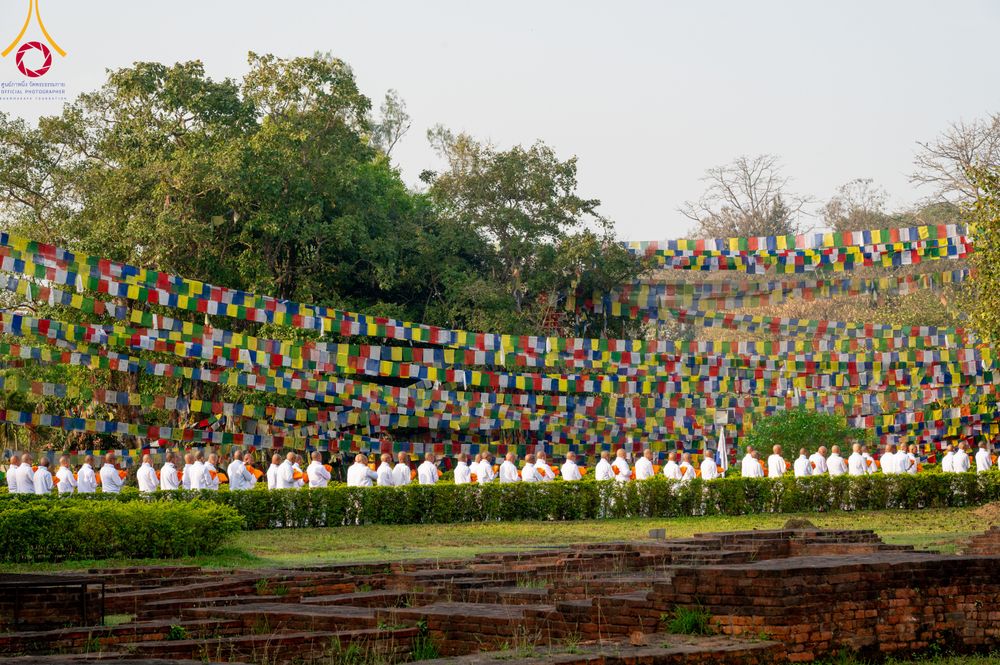 ภาพ No.314088:วันจันทร์ที่ 16 มีนาคม พ.ศ. 2569 พิธีเวียนเทียนประทักษิณ และพิธีบรรพชาสามเณร 500 รูป ณ วิหารมายาเทวี ประเทศเนปาล