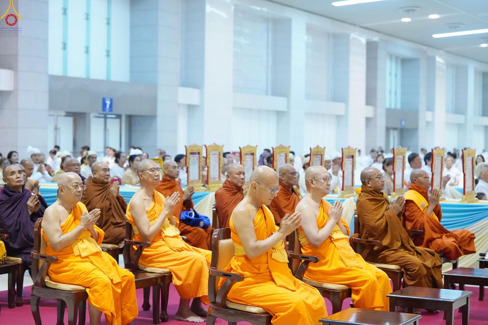 ภาพ No.327841:วันที่ 3 พฤษภาคม พ.ศ.2569 พิธีรับมอบพระบรมสารีริกธาตุ จากสาธารณรัฐแห่งสหภาพเมียนมา ณ ห้องแก้วสารพัดนึก วัดพระธรรมกาย