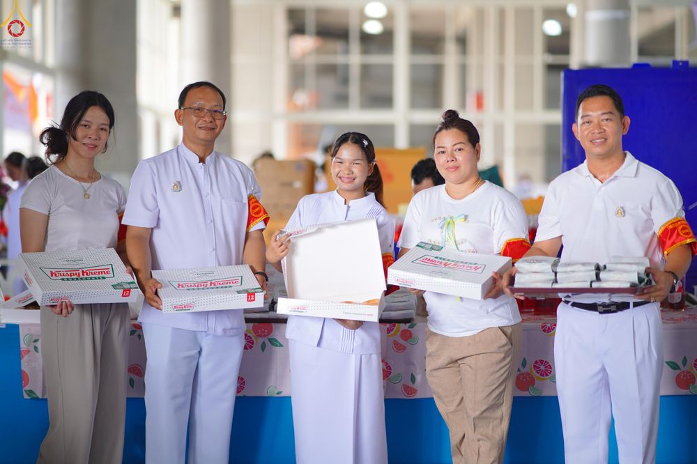 ภาพ No.325790:วันที่ 22 เมษายน พ.ศ.2569(วันคุ้มครองโลก) งานถวายมหาสังฆทาน 40,000 กว่าวัดทั่วประเทศ เจ้าหน้าที่ สาธุชน ร่วมใจจัดเตรียมภัตตาหารเพล (ชุด 2)