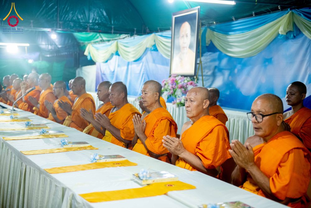 ภาพ No.298472:วันที่ 20 มกราคม พ.ศ. 2569 พิธีถวายภัตตาหารเป็นสังฆทาน แด่พระธรรมยาตรา ณ อนุสรณ์สถานบางปลา วัดบางปลา อำเภอบางเลน จังหวัดนครปฐม ในโครงการธรรมยาตรา กตัญญูบูชา มหาปูชนียาจารย์ พระมงคลเทพมุนี(สด จนฺทสโร) พระผู้ปราบมาร อนุสรณ์สถาน 7 แห่ง ปีที่ 14