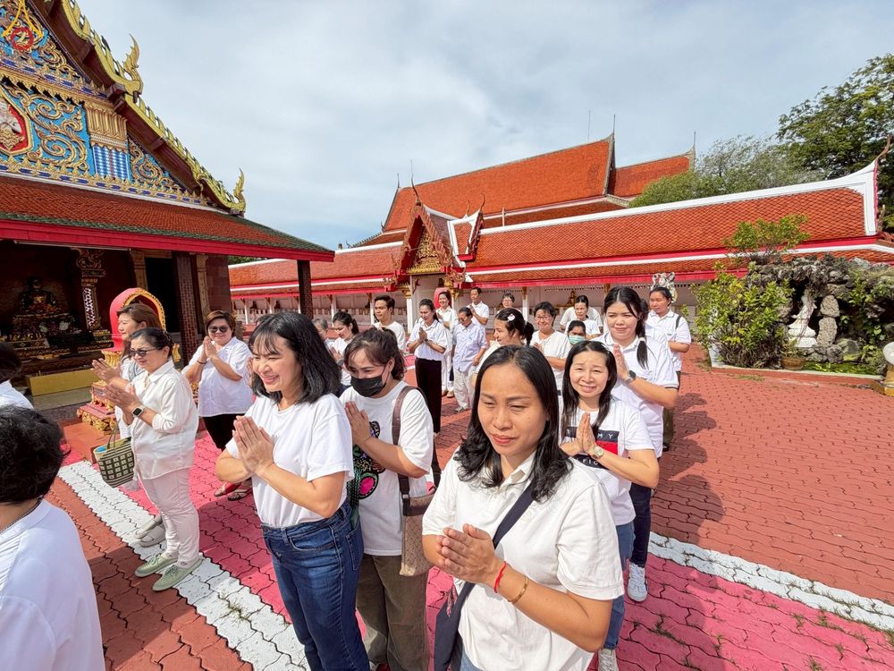 ภาพ No.250148:วันพุธที่ 8 ตุลาคม พ.ศ. 2568 พิธีทอดกฐินสามัคคีทั่วไทย 30,000 วัด โดยคณะศิษยานุศิษย์ บูชาธรรม 81 ปี หลวงพ่อธัมมชโย ณ วัดดอนไก่ดี อ.กระทุ่มแบน จ.สมุทรสาคร