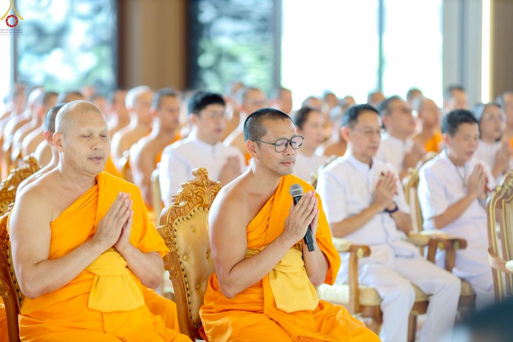 ภาพ No.249142:วันที่ 20 กันยายน พ.ศ. 2568 พิธีประดิษฐานรูปหล่อหลวงปู่วัดปากน้ำ ภาษีเจริญ ณ วิหารพระมงคลเทพมุนี (สด จนฺทสโร) ศูนย์ปฏิบัติธรรมภูเก็ต จ.ภูเก็ต