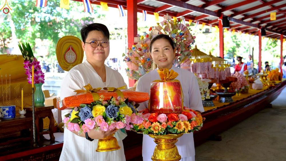 ภาพ No.260528:วันที่ 19 ตุลาคม พ.ศ. 2568 พิธีทอดกฐินสามัคคีทั่วไทย 30,000 วัด โดยคณะศิษยานุศิษย์ บูชาธรรม 81 ปี หลวงพ่อธัมมชโย ณ วัดละมุด อ.นครชัยศรี จ.นครปฐม