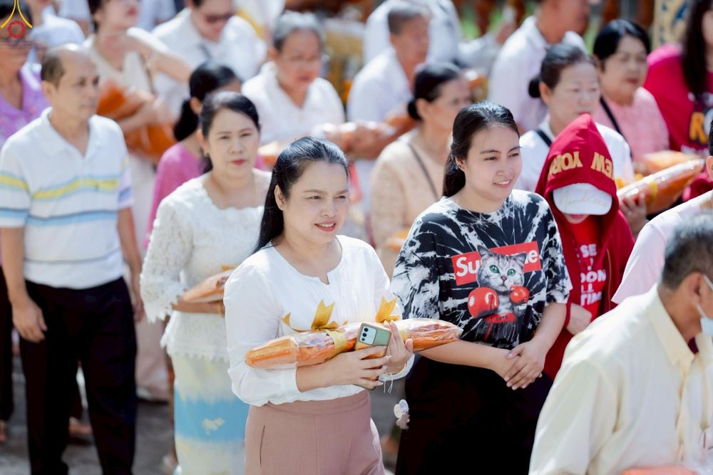 ภาพ No.253876:วันที่ 12 ตุลาคม พ.ศ. 2568 พิธีทอดกฐินสามัคคีทั่วไทย 30,000 วัด โดยคณะศิษยานุศิษย์ บูชาธรรม 81 ปี หลวงพ่อธัมมชโย ณ วัดทำเลทอง อ.ลำลูกกา จ.ปทุมธานี