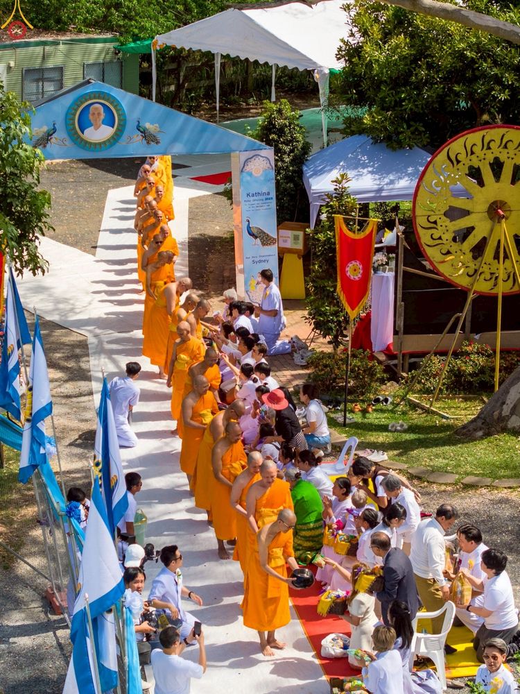 ภาพ No.260560:วันอาทิตย์ที่ 19 ตุลาคม พ.ศ. 2568 พิธีทอดกฐินสามัคคี ณ วัดพระธรรมกายซิดนีย์ ประเทศออสเตรเลีย  เพื่อสร้างอาคารปฏิบัติธรรม “คุณยายอาจารย์มหารัตนอุบาสิกาจันทร์ ขนนกยูง”