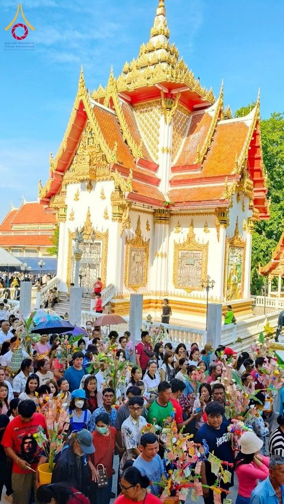 ภาพ No.181764:พิธีทอดกฐิน ณ วัดนาคราช ต.บางพลีน้อย อ.บางบ่อ จ.สมุทรปราการ ในโครงการทอดกฐินสามัคคีทั่วไทย 30,000 วัด บูชาธรรม 80 ปี หลวงพ่อธัมมชโย โดยคณะศิษยานุศิษย์วัดพระธรรมกาย วันที่ 3 พฤศจิกายน พ.ศ. 2567