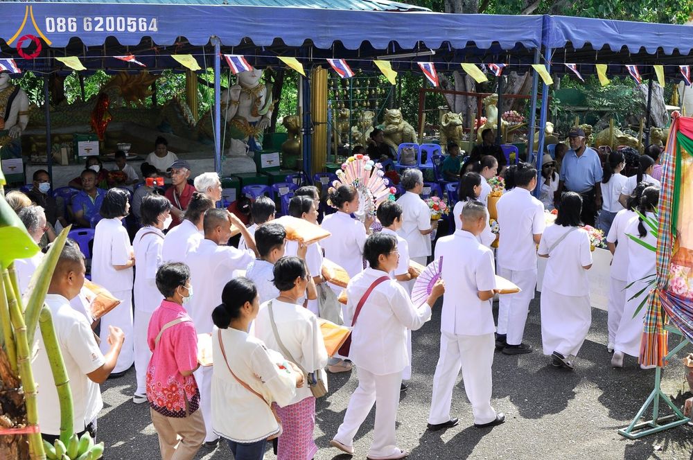 ภาพ No.181899:พิธีทอดกฐิน ณ สำนักสงฆ์ก.ม.8 พลูตาหลวง ต.พลูตาหลวง อ.สัตหีบ จ.ชลบุรี  ในโครงการทอดกฐินสามัคคีทั่วไทย 30,000 วัด บูชาธรรม 80 ปี หลวงพ่อธัมมชโย โดยคณะศิษยานุศิษย์วัดพระธรรมกาย วันที่ 2 พฤศจิกายน พ.ศ. 2567