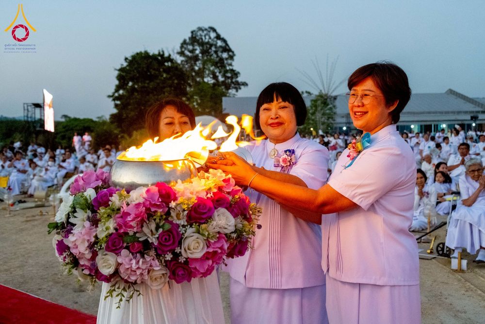 ภาพ No.275237:วันอาทิตย์ที่ 30 พฤศจิกายน พ.ศ. 2568 พิธีจุดประทีปถวายเป็นพุทธบูชา ณ ศูนย์ปฏิบัติธรรมระยอง (บ้านช่องลม)