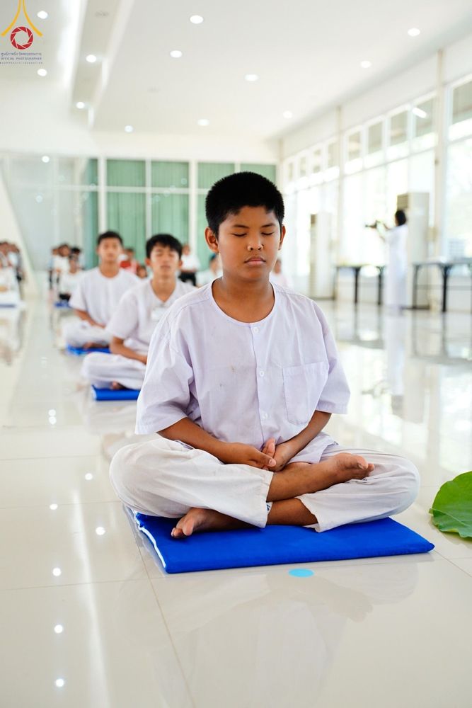 ภาพ No.134802:พิธีตัดปอยผม พิธีขอขมารับผ้าไตร พิธีบรรพชา และพิธีถวายบาตร ในโครงการบรรพชาสามเณร ฟื้นฟูพระพุทธศาสนาทั่วไทย  ณ ศูนย์ปฏิบัติธรรมและศูนย์อบรมเยาวชนเพชรบุรี ต.ท่าแลง อ.ท่ายาง จ.เพชรบุรี