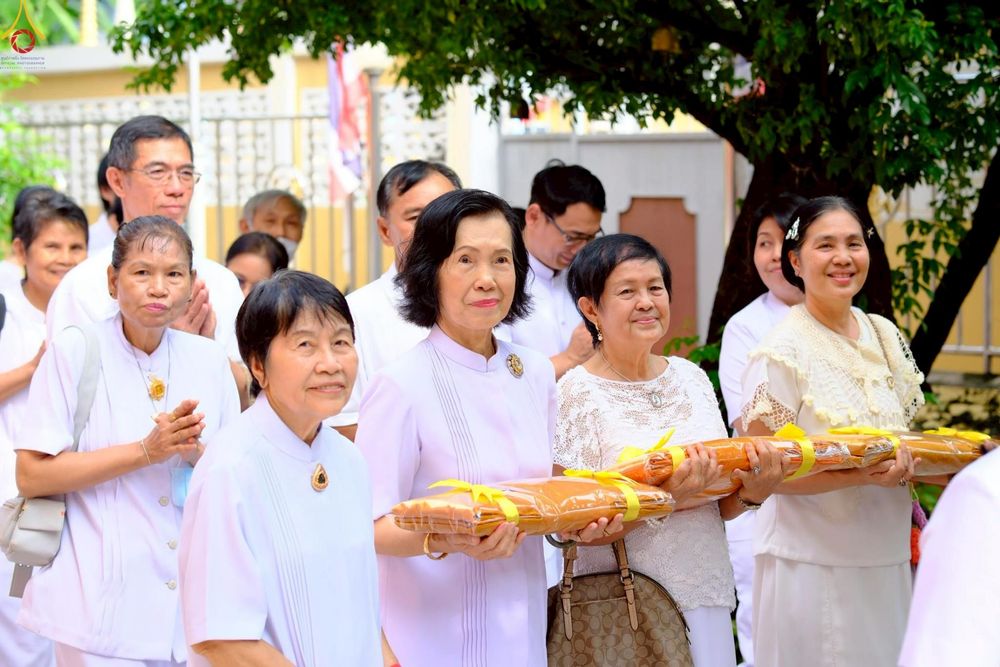 ภาพ No.254615:วันที่ 13 ตุลาคม พ.ศ. 2568 พิธีทอดกฐินสามัคคีทั่วไทย 30,000 วัด โดยคณะศิษยานุศิษย์ บูชาธรรม 81 ปี หลวงพ่อธัมมชโย ณ วัดจันทร์ใน แขวงบางคอแหลม เขตยานนาวา กรุงเทพมหานคร