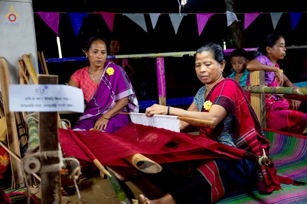 ภาพ No.257466:วันที่ 17 ตุลาคม พ.ศ. 2568 พิธีทอดกฐินสมทบวัดกัลยาณมิตรต่างประเทศ  บูชาธรรม 81 ปี หลวงพ่อธัมมชโย ณ ศูนย์ปฏิบัติธรรมไมตรีปูร์ เมืองคาร์การชารี ประเทศบังกลาเทศ 