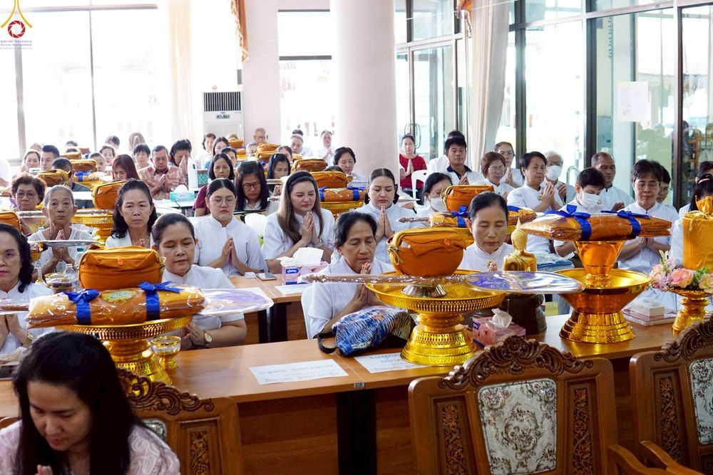 ภาพ No.260837:วันที่ 12 ตุลาคม พ.ศ. 2568 พิธีทอดกฐินสามัคคีทั่วไทย 30,000 วัด โดยคณะศิษยานุศิษย์ บูชาธรรม 81 ปี หลวงพ่อธัมมชโย ณ วัดใหญ่บางปลากด ต.ในคลองบางปลากด  อ.พระสมุทรเจดีย์ จ.สมุทรปราการ