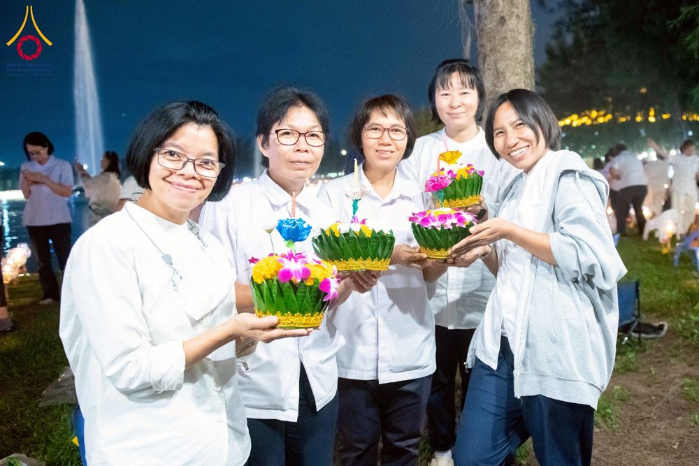 ภาพ No.266258:วันพุธที่ 5 พฤศจิกายน พ.ศ. 2568 (วันพระ ขึ้น 15 ค่ำ เดือน 12) พิธีลอยกระทงธรรม  ณ สระมหาเศรษฐีทะเลบุญ มหาวิหารพระมงคลเทพมุนี วัดพระธรรมกาย จ.ปทุมธานี