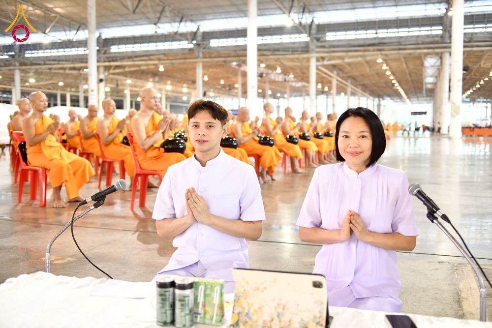 ภาพ No.256729:วันที่ 5 ตุลาคม พ.ศ. 2568 พิธีตักบาตร ข้าวสารอาหารแห้ง ณ บ้านแก้วเรือนทองคุณยายฯ สภาธรรมกายสากล วัดพระธรรมกาย