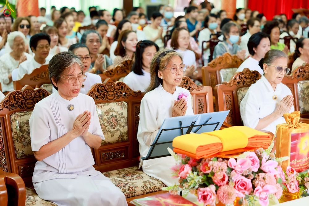 ภาพ No.250212:วันพุธที่ 8 ตุลาคม พ.ศ. 2568 พิธีทอดกฐินสามัคคีทั่วไทย 30,000 วัด โดยคณะศิษยานุศิษย์ บูชาธรรม 81 ปี หลวงพ่อธัมมชโย ณ วัดทัศนารุณสุนทริการาม กรุงเทพฯ