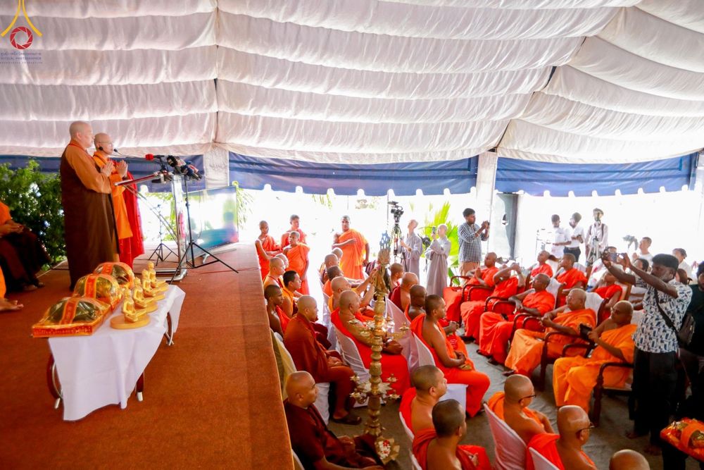 ภาพ No.142479:พิธีถวายมหาสังฆทานพระนานาชาติ 100 รูป ณ วัดนาคทีปะ ราชมหาวิหาร  เกาะนาคทีปะ คาบสมุทร จัฟฟ์น่า จังหวัดเหนือ ประเทศศรีลังกา  วันเสาร์ที่ 22 มิถุนายน พ.ศ. 2567