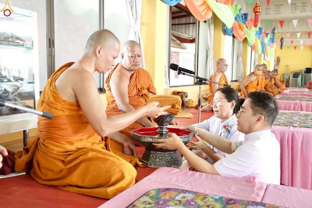 ภาพ No.269448:วันที่ 8 ตุลาคม พ.ศ. 2568 พิธีทอดกฐินสามัคคีทั่วไทย ณ วัดนราภิรมย์ อำเภอบางเลน จังหวัดนครปฐม โดยคณะศิษยานุศิษย์ บูชาธรรม 81 ปี หลวงพ่อธัมมชโย