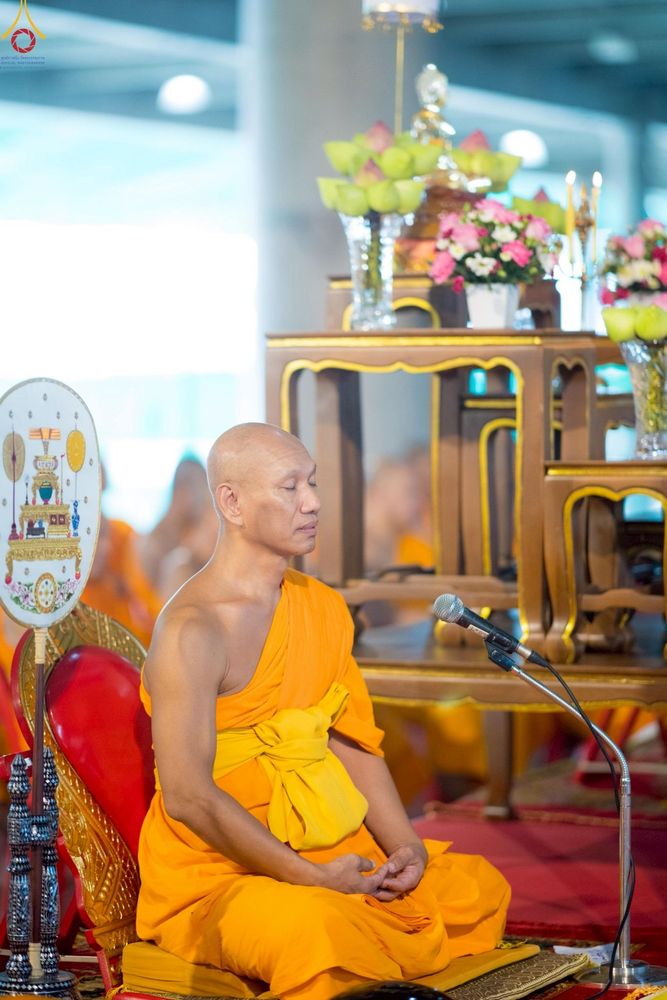 ภาพ No.246568:วันที่ 14 กันยายน พ.ศ. 2568 พิธีตักบาตรฉลองพระใหม่ ในโครงการอุปสมบทหมู่บูชาธรรม ครบรอบ108ปี วันครูผู้ค้นพบวิชชาธรรมกาย ณ วิหารคด วัดพระธรรมกาย