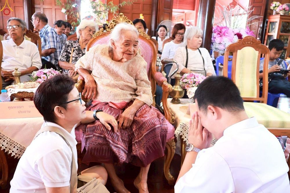 ภาพ No.266961:วันที่ 26 ตุลาคม พ.ศ. 2568 พิธีทอดกฐินสามัคคีทั่วไทย ณ วัดจันทร์เจริญสุข ต.บ้านปรก อ.เมืองสมุทรสงคราม จ.สมุทรสงคราม โดยคณะศิษยานุศิษย์ บูชาธรรม 81 ปี หลวงพ่อธัมมชโย