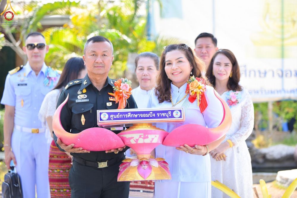 ภาพ No.104625:ทอดผ้าป่าสามัคคี เพื่อสมทบทุนสร้างหอฉัน ๑๑๓ ปี คุณยายอาจารย์มหารัตนอุบาสิกาจันทร์ขนนกยูง ครั้งที่ ๗ ในวันอาทิตย์ ที่ ๒๘ เมษายน พ.ศ. ๒๕๖๗ ณ ศูนย์การศึกษาจอมบึง ต.รางบัว อ.จอมบึง จ.ราชบุรี