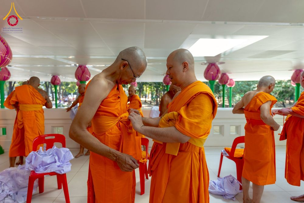 ภาพ No.275900:วันพุธที่ 3 ธันวาคม พ.ศ. 2568 พิธีบรรพชาอุปสมบท โครงการอุปสมบทบูชาธรรมมหาปูชนียาจารย์ ปี 2568 ณ โบสถ์พระไตรปิฏก วัดพระธรรมกาย