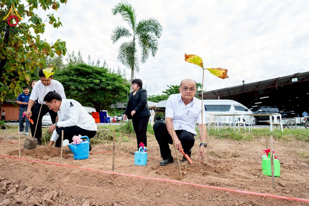 ภาพ No.266063:วันพุธที่ 5 พฤศจิกายน พ.ศ. 2568 (วันพระ ขึ้น 15 ค่ำ เดือน 12) พิธีจุดประทีปโคมลาน, โคมลอย และลอยกระทง ถวายประทีปเป็นพุทธบูชา สร้างความสว่างไสวให้กับแผ่นดินด้วยแสงธรรม ณ พุทธอุทยานนานาชาติ จังหวัดหนองคาย