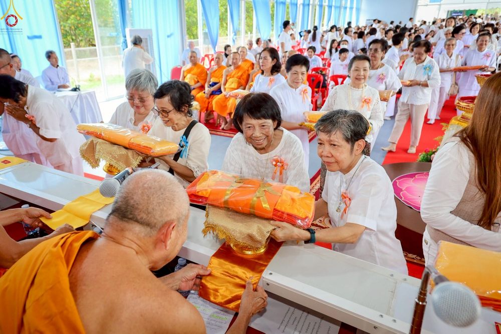 ภาพ No.272642:วันที่ 1 พฤศจิกายน พ.ศ. 2568 พิธีทอดกฐินสามัคคีทั่วไทย ณ วัดศรีวรรณวนาราม ต.คลองสาม อ.คลองหลวง จ.ปทุมธานี โดยคณะศิษยานุศิษย์ บูชาธรรม 81 ปี หลวงพ่อธัมมชโย