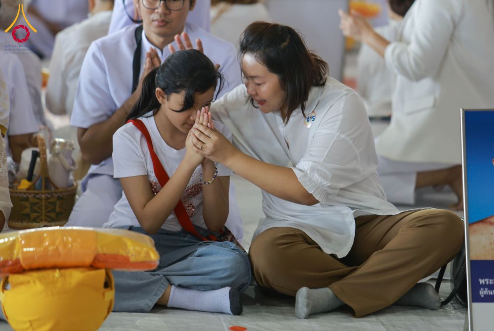 ภาพ No.321275:วันเสาร์ที่ 11 เมษายน พ.ศ.2569 พิธีขอขมาและมอบผ้าไตร โครงการอุปสมบทหมู่ บูชาธรรมหลวงพ่อธัมมชโย พ.ศ.2569 โครงการอุปสมบทหมู่ธรรมทายาท ระดับอุดมศึกษา รุ่น 53 (ภาคฤดูร้อน) ณ วัดพระธรรมกาย ปทุมธานี