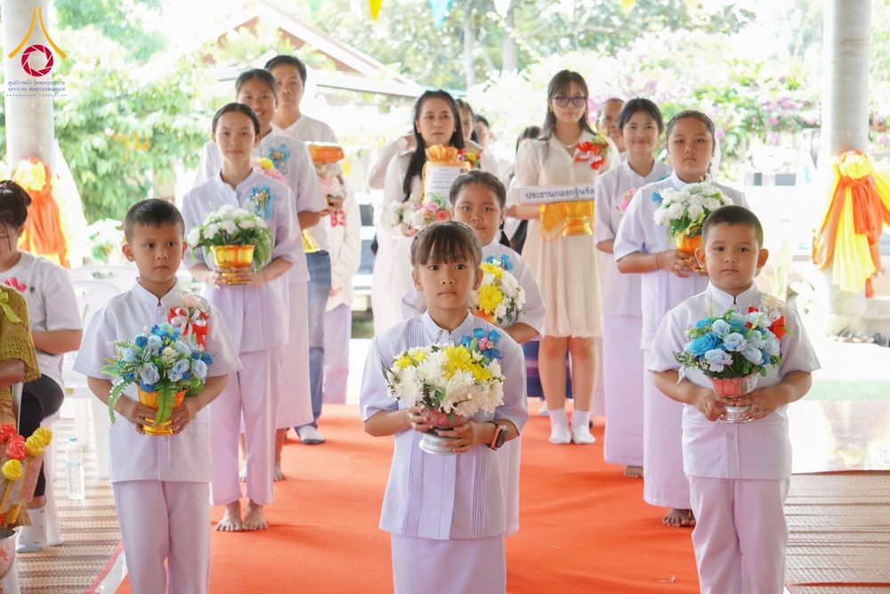 ภาพ No.169877:พิธีทอดกฐิน ณ วัดรัตนปทุม  จ.ร้อยเอ็ด ในโครงการกฐินสามัคคีทั่วไทย 30,000 วัด บูชาธรรม 80 ปี หลวงพ่อธัมมชโย โดยคณะศิษยานุศิษย์วัดพระธรรมกาย วันที่ 26 ตุลาคม พ.ศ. 2567