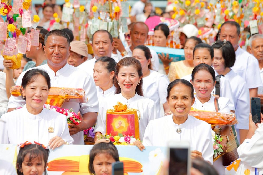 ภาพ No.262531:วันที่ 21 ตุลาคม พ.ศ. 2568 พิธีทอดกฐินสามัคคีทั่วไทย 30,000 วัด โดยคณะศิษยานุศิษย์ บูชาธรรม 81 ปี หลวงพ่อธัมมชโย ณ วัดต้นไทร ต.บางขัน อ.บางขัน จ.นครศรีธรรมราช