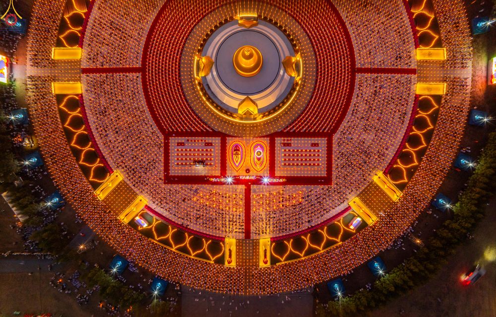 ภาพ No.302323:วันที่ 23 มกราคม พ.ศ. 2569 พิธีจุดประทีปธรรมถวายเป็นพุทธบูชา (ภาพชุดที่ 2) และบูชาธรรมมหาปูชนียาจารย์  ณ อนุสรณ์สถานลำดับที่ 5 สถานที่เผยแผ่วิชชาธรรมกายครั้งแรก อนุสรณ์สถานบางปลา วัดบางปลา อำเภอบางเลน จังหวัดนครปฐม ในโครงการธรรมยาตรา กตัญญูบูชา มหาปูชนีย