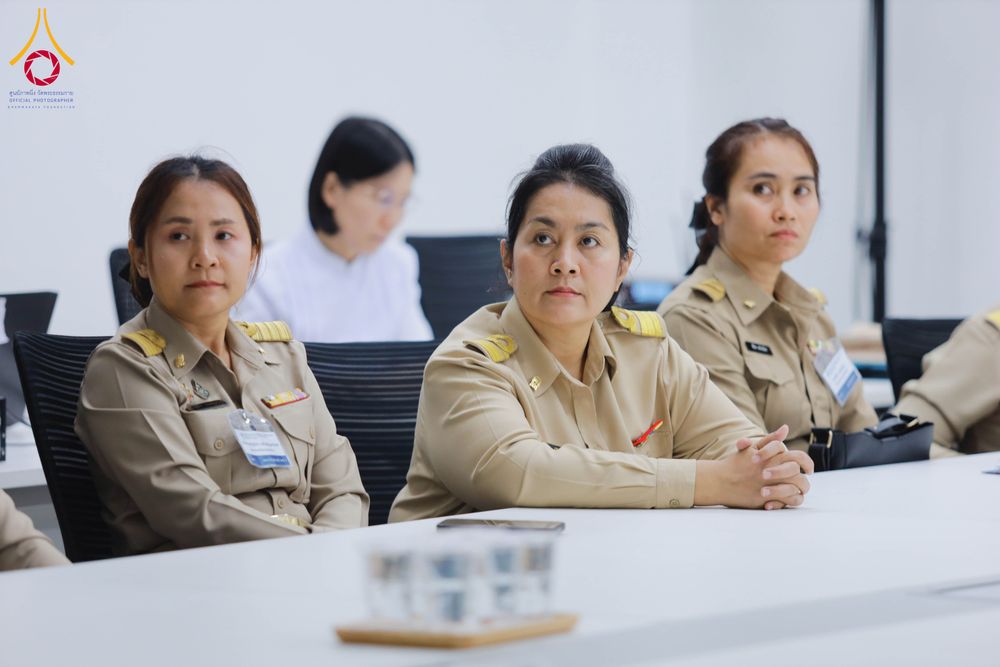 ภาพ No.311578:วันจันทร์ที่ 23 กุมภาพันธ์ พ.ศ. 2569 เปิดโลกทัศน์ผู้บริหารสถานศึกษายุคใหม่ เรียนรู้ต้นแบบการพัฒนาคนผ่านพลัง “บวร–V-Star” ผู้เข้ารับการพัฒนาตามโครงการ สพฐ. ศึกษาดูงานวัดพระธรรมกาย เสริมภาวะผู้นำคุณธรรมสู่การบริหารโรงเรียนอย่างยั่งยืน ณ อาคาร 100 ปี คุณยาย