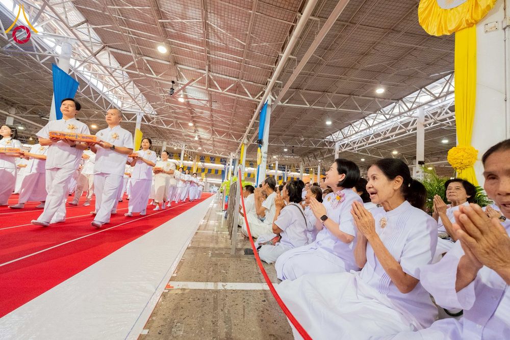 ภาพ No.264611:วันอาทิตย์ที่ 2 พฤศจิกายน พ.ศ. 2568 พิธีทอดกฐินสามัคคี ณ สภาธรรมกายสากล วัดพระธรรมกาย