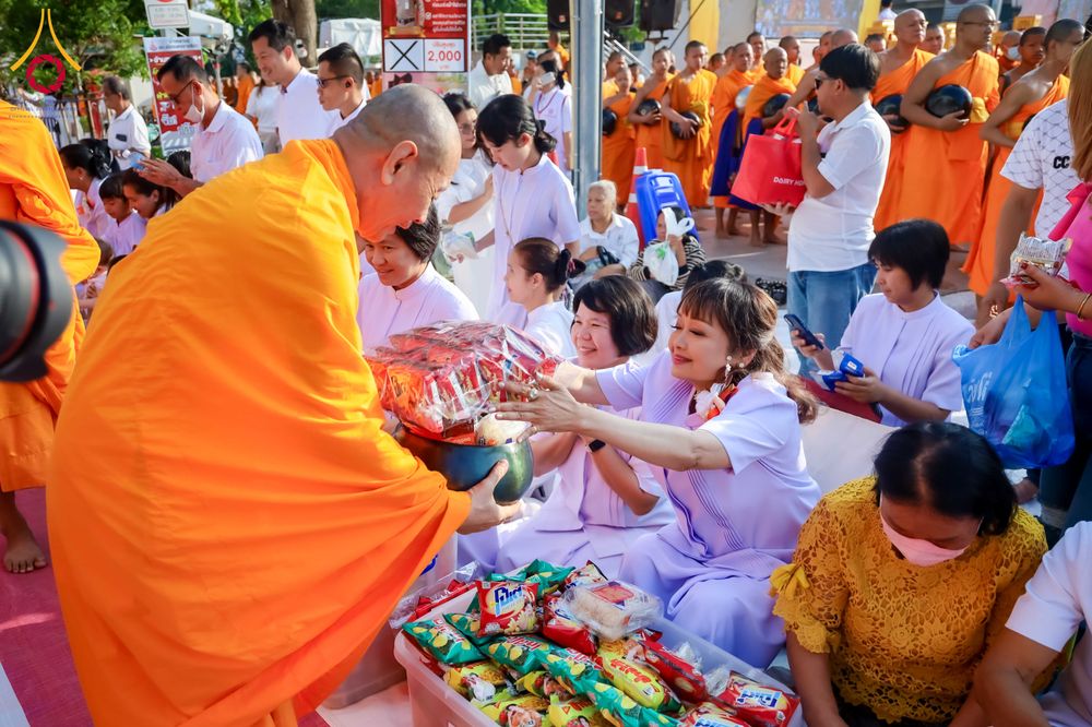 ภาพ No.312894:วันอาทิตย์ที่ 8 มีนาคม พ.ศ.2569 ทำบุญเมืองนครราชสีมา 558 ปี ตักบาตรพระ 10,000 รูป (ภาพชุดที่ 2)