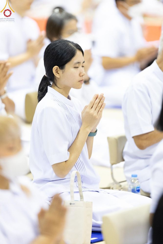 ภาพ No.139254:พิธีตักบาตร , พิธีบูชาข้าวพระ ณ ห้องแก้วสารพัด 1 สภาธรรมกายสากล วัดพระธรรมกาย วันอาทิตย์ต้นเดือนที่ 2 มิถุนายน พ.ศ. 2567