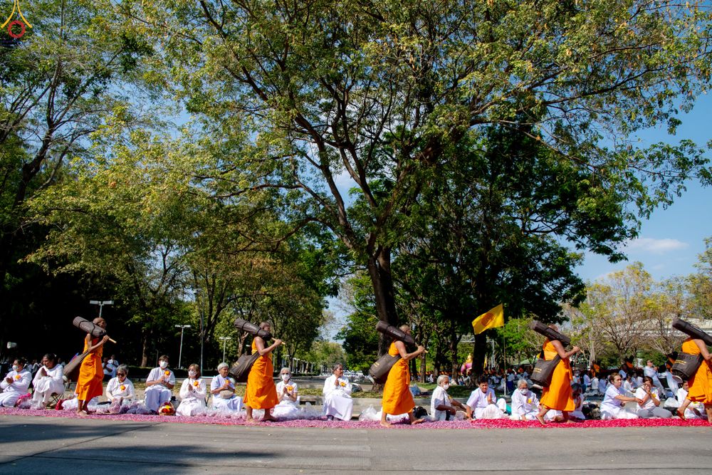 ภาพ No.304797:วันที่ 25 มกราคม พ.ศ. 2569 พิธีต้อนรับพระธรรมยาตรา (ภาพชุดที่ 2) รร.สามัคคีราษฏร์บำรุง-วัดพระธรรมกาย ในโครงการธรรมยาตรา กตัญญูบูชา มหาปูชนียาจารย์ พระมงคลเทพมุนี(สด จนฺทสโร) พระผู้ปราบมาร อนุสรณ์สถาน 7 แห่ง ปีที่ 14