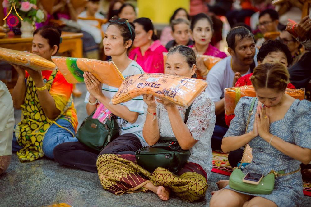 ภาพ No.177191:พิธีทอดกฐิน ณ วัดตรีมิตรประดิษฐาราม ต.รางหวาย อ.พนมทวน จ.กาญจนบุรี ในโครงการทอดกฐินสามัคคีทั่วไทย 30,000 วัด บูชาธรรม 80 ปี หลวงพ่อธัมมชโย โดยคณะศิษยานุศิษย์วัดพระธรรมกาย วันที่ 15 พฤศจิกายน พ.ศ. 2567