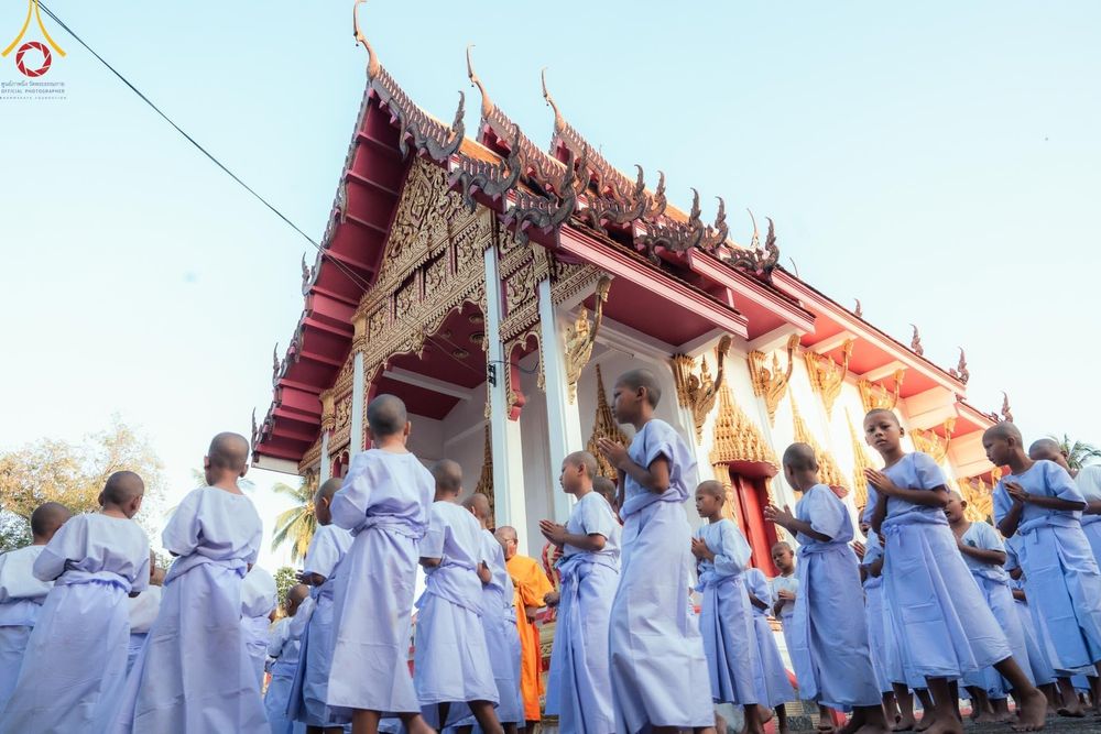 ภาพ No.133417:พิธีขอขมารับผ้าไตร, พิธีบรรพชาสามเณร, สามเณรออกบิณฑบาต ในโครงการบรรพชาสามเณร ฟื้นฟูพระพุทธศาสนาทั่วไทย  ณ ศูนย์ปฏิบัติธรรม และอบรมเยาวชนเมืองยะลา วันที่ 3 เมษายน พ.ศ. 2567