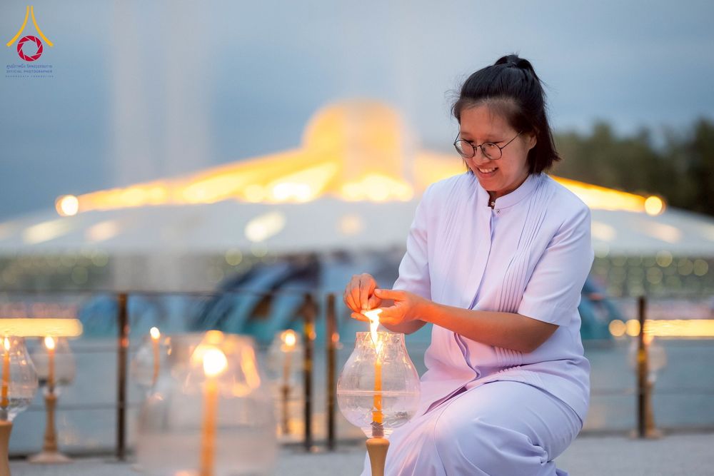 ภาพ No.266273:วันพุธที่ 5 พฤศจิกายน พ.ศ. 2568 (วันพระ ขึ้น 15 ค่ำ เดือน 12) พิธีลอยกระทงธรรม  ณ สระมหาเศรษฐีทะเลบุญ มหาวิหารพระมงคลเทพมุนี วัดพระธรรมกาย จ.ปทุมธานี