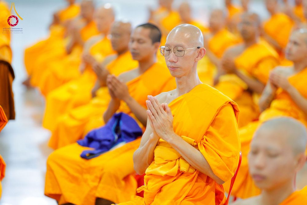 ภาพ No.264280:วันอาทิตย์ที่ 2 พฤศจิกายน พ.ศ. 2568 พิธีบูชาข้าวพระ ณ สภาธรรมกายสากล วัดพระธรรมกาย