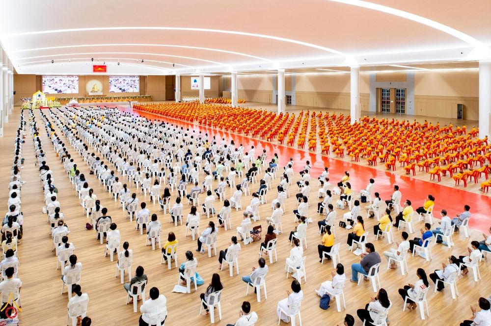 ภาพ No.234894:พิธีเจริญพระพุทธมนต์ ปฎิบัติธรรมเจริญสมาธิภาวนา และพิธีทำบุญตักบาตร เพื่อถวายเป็นพระราชกุศลแด่พระบาทสมเด็จพระวชิรเกล้าเจ้าอยู่หัว เนื่องในโอกาสวันเฉลิมพระชนมพรรษา 28 กรกฎาคม พ.ศ. 2568 ณ ห้องแก้วสารพัดนึก 2 วัดพระธรรมกาย อ.คลองหลวง จ.ปทุมธานี