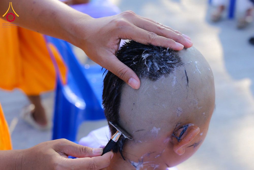 ภาพ No.317315:วันอาทิตย์ที่ 29 มีนาคม พ.ศ. 2569 พิธีตัดปอยผมและปลงผม ว่าที่สามเณร ศูนย์อบรมเยาวชนนครปฐม