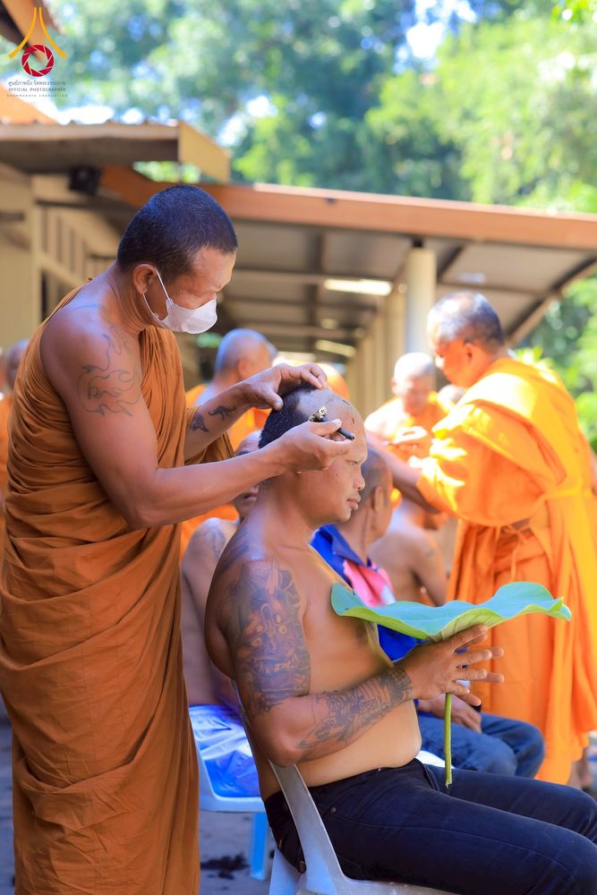 ภาพ No.275928:วันที่ 26-30 พฤศจิกายน พ.ศ. 2568 ทีมพระพี่เลี้ยงตั้งรับ รายงานตัวโครงการบวชบูชาธรรมมหาปูชนียาจารย์ ณ ศูนย์ปฏิบัติธรรมบุรีรัมย์