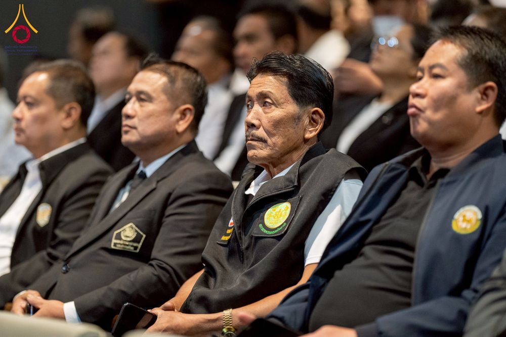 ภาพ No.271899:วันที่ 22 พฤศจิกายน พ.ศ. 2568 ผู้ว่าฯ ปทุมธานี ลงพื้นที่เยี่ยม “อำเภอคลองหลวง” พร้อมชมการเตรียมความพร้อมเทศกาลสวนดอกไม้ปทุมธานี “ทุ่งสวรรค์ ตะวันฉาย” ณ วัดพระธรรมกาย